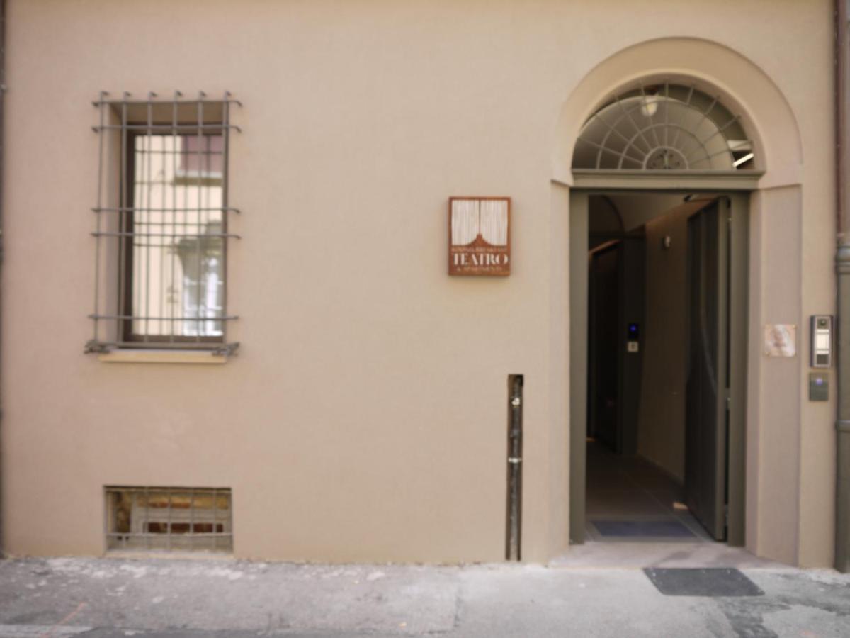 Rb Del Teatro&Apartaments 伊莫拉 外观 照片