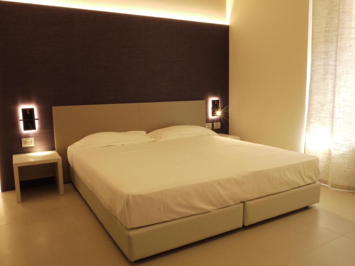 Rb Del Teatro&Apartaments 伊莫拉 外观 照片