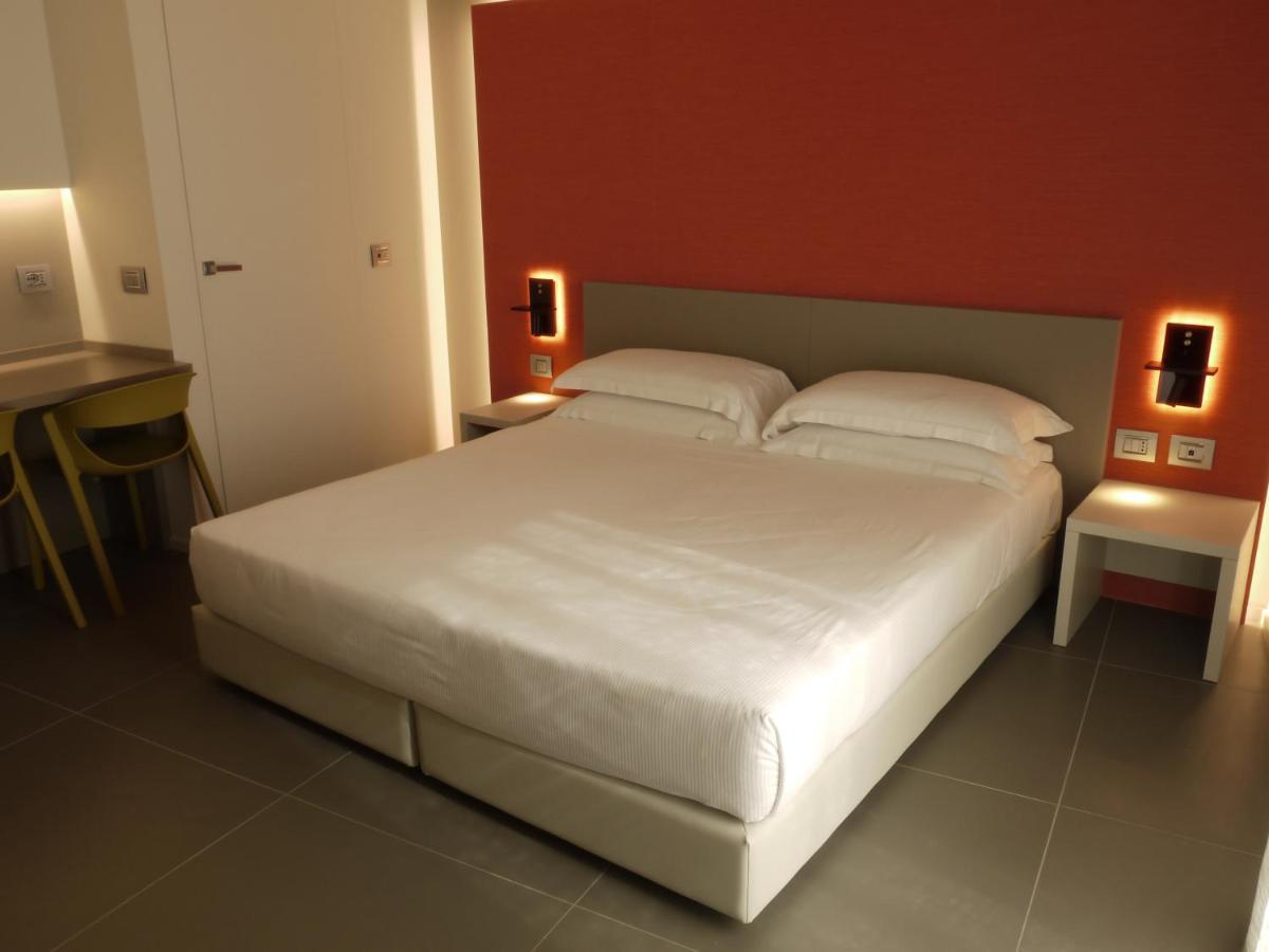 Rb Del Teatro&Apartaments 伊莫拉 外观 照片