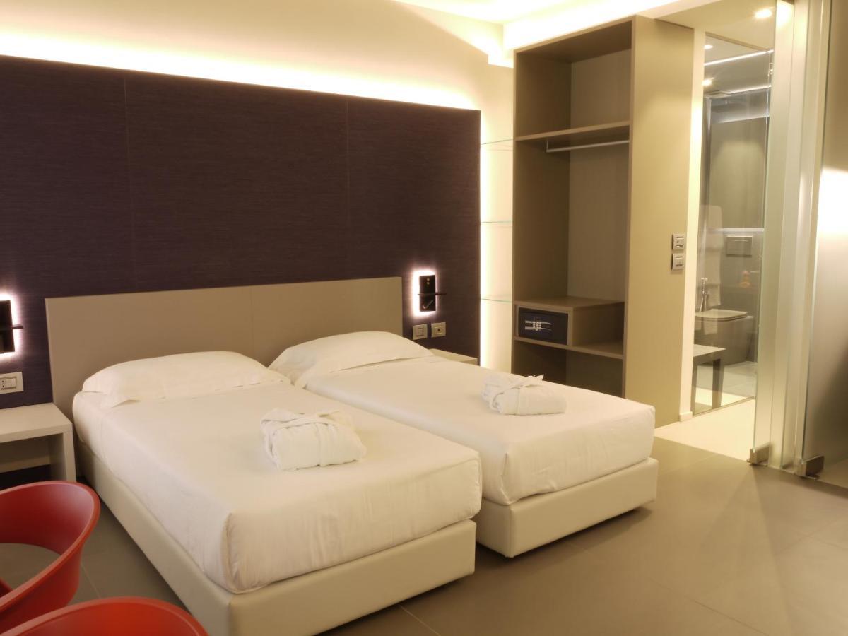 Rb Del Teatro&Apartaments 伊莫拉 外观 照片