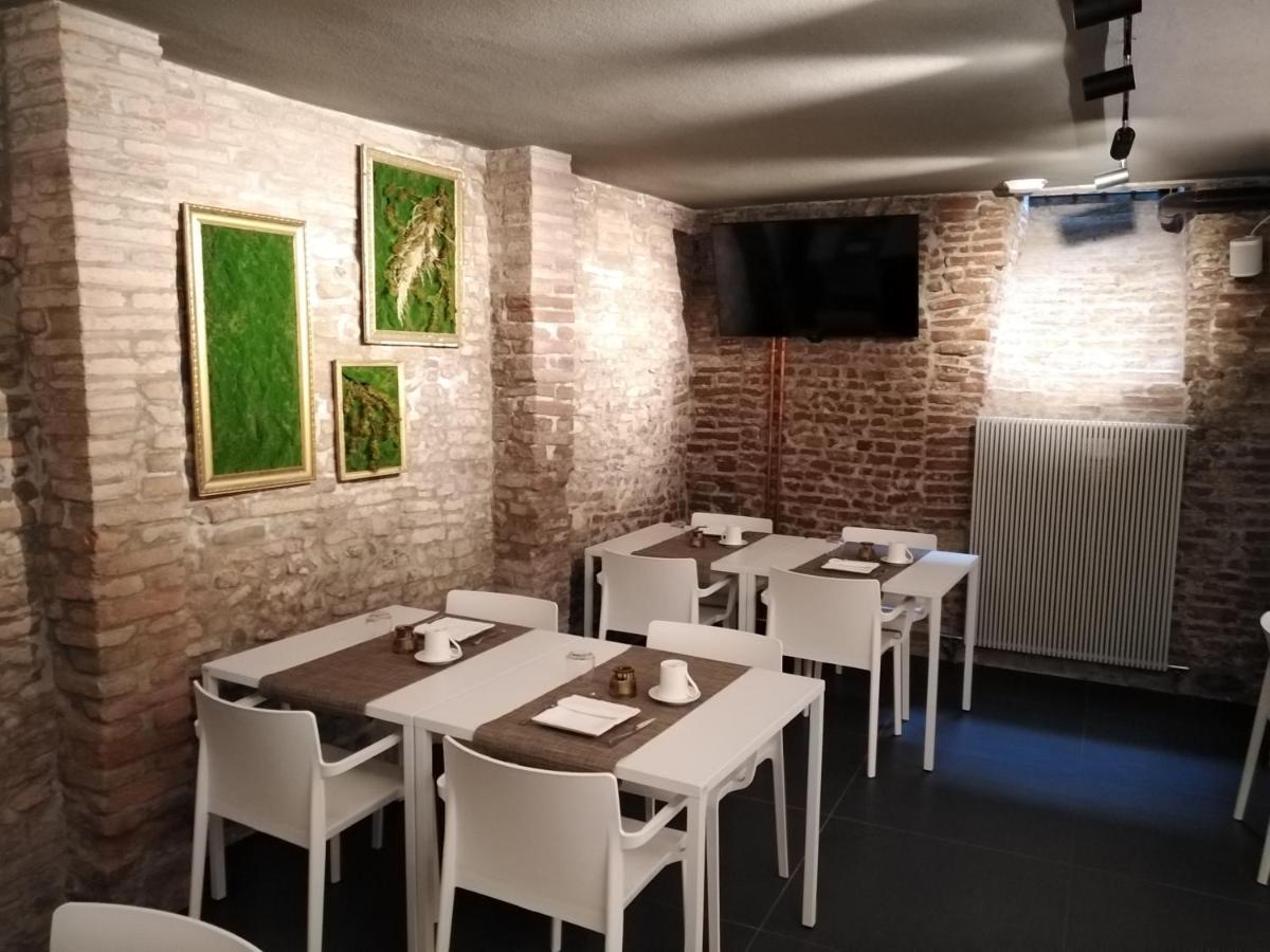 Rb Del Teatro&Apartaments 伊莫拉 外观 照片
